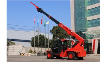 威盛機(jī)械雙雄：伸縮臂叉車(chē)與吊裝車(chē)，承包你的高效作業(yè)