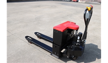 告別低效搬運(yùn)！這款倉(cāng)儲(chǔ)搬運(yùn)車(chē)，讓倉(cāng)儲(chǔ)效率翻倍